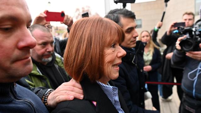 Gisèle Pelicot a su llegada al tribunal penal de Aviñón.