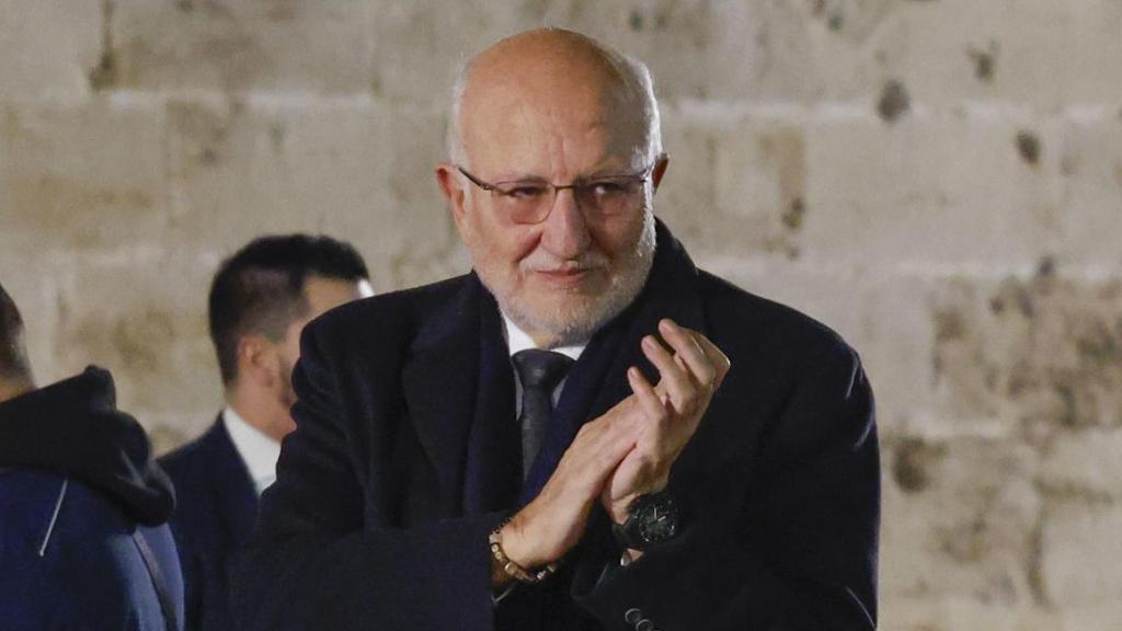 Juan Roig, durante el funeral por las víctimas de la DANA. Efe / Ana Escobar