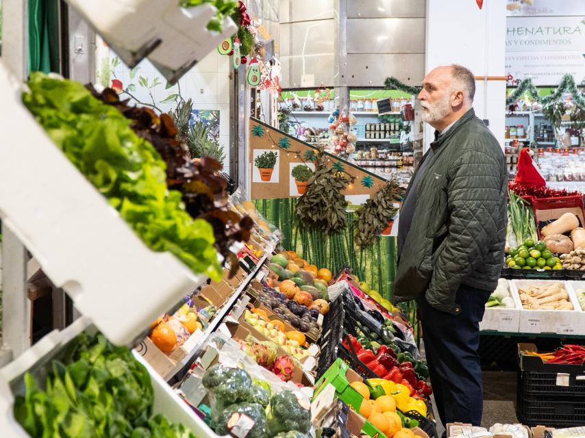 Con José Andrés, haciendo la compra en el mercado de Marbella.