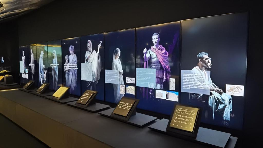 La plaza en la segunda sala de la exposición 'Ciudades de luz'.