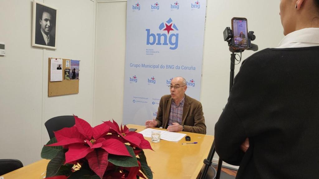 Francisco Jorquera explica las conclusiones de la Comisión de la Fachada Marítima.