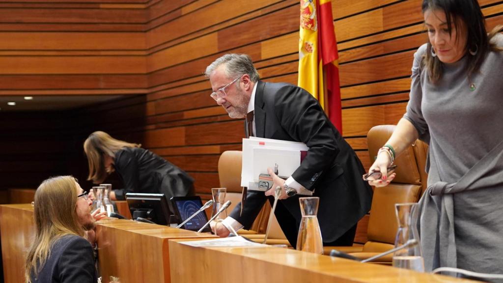 El presidente de las Cortes, Carlos Pollán, tras la votación de la terna del PP para el TSJCyL, en el pleno de este miércoles en las Cortes