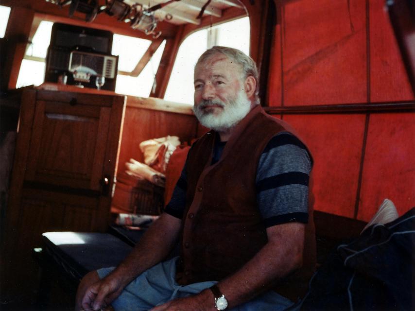 Ernest Hemingway, a bordo de su barco 'Pilar', en 1950. Foto: John F. Kennedy Library