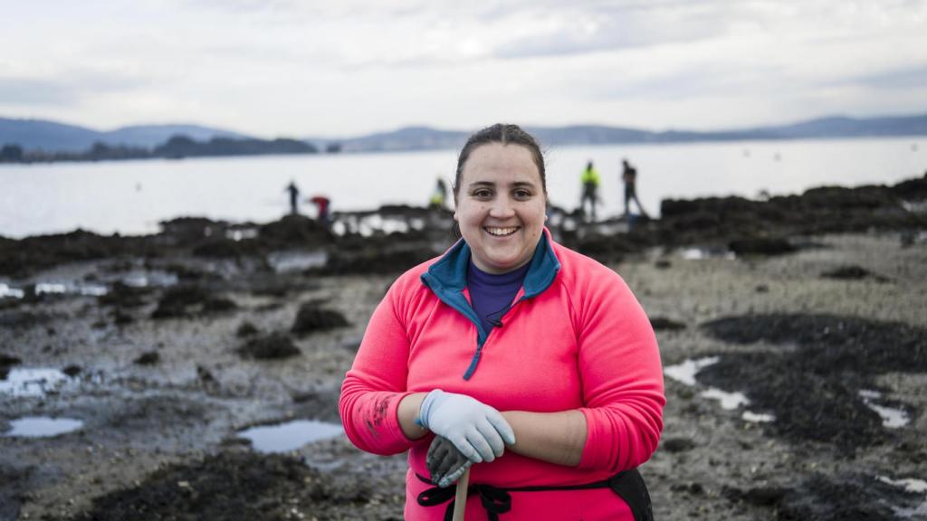 Sheila es la mariscadora más joven de la Ría de Arousa. Tiene 30 años.