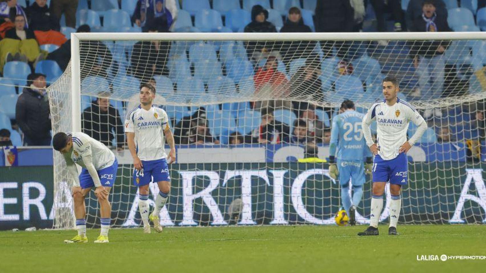 El Real Zaragoza ante el Oviedo.