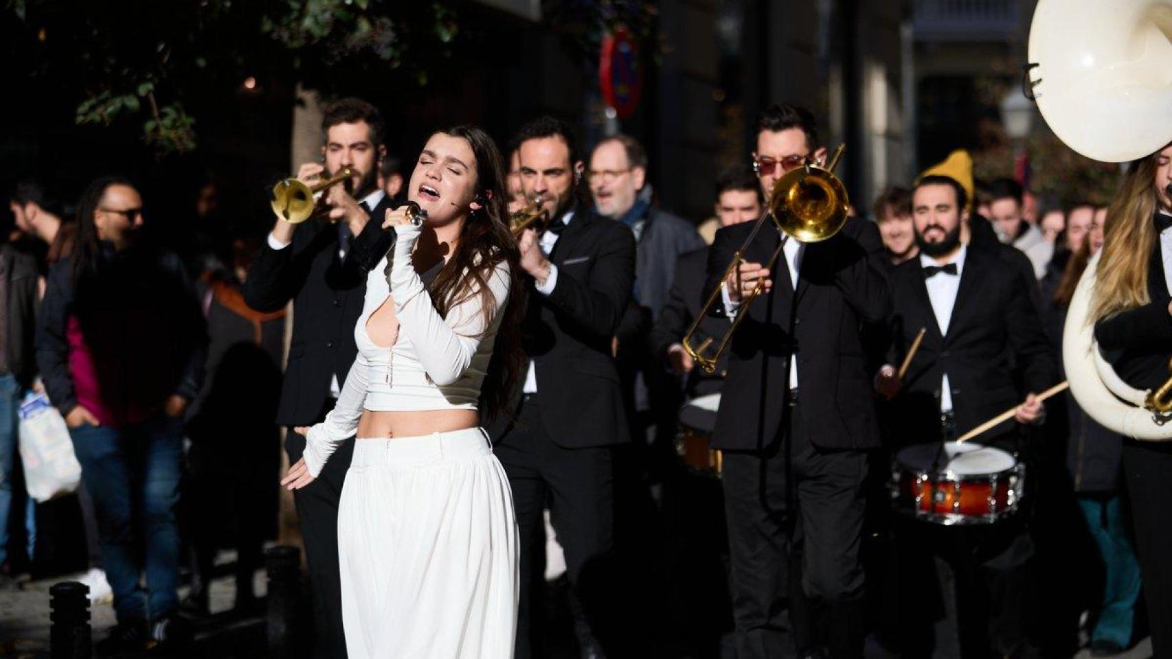 Amaia Romero actúa en 'La Revuelta'