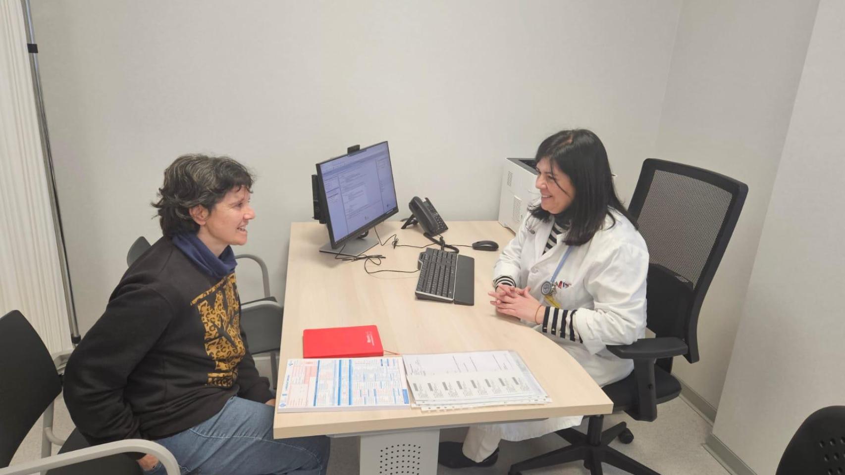 Una de las primeras consultas en la Unidad de Radioterapia de Soria, este viernes