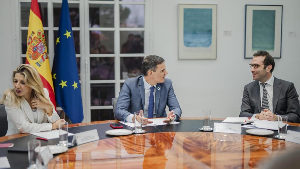 Yolanda Díaz, Pedro Sánchez y Carlos Cuerpo.