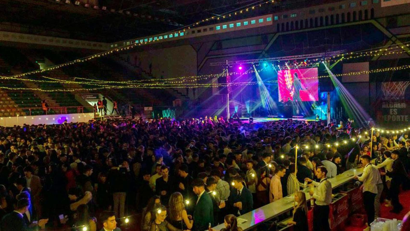 La macrofiesta de nochevieja en Alcalá de Henares.