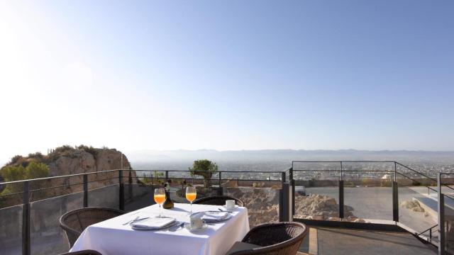 Hay destinos que marcarán tendencia en 2025 (en la imagen, vistas desde la terraza del Parador de Lorca)