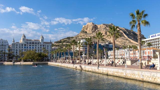 Desde playas idílicas hasta monumentos con más de 3.000 años de historia, Alicante lo tiene todo