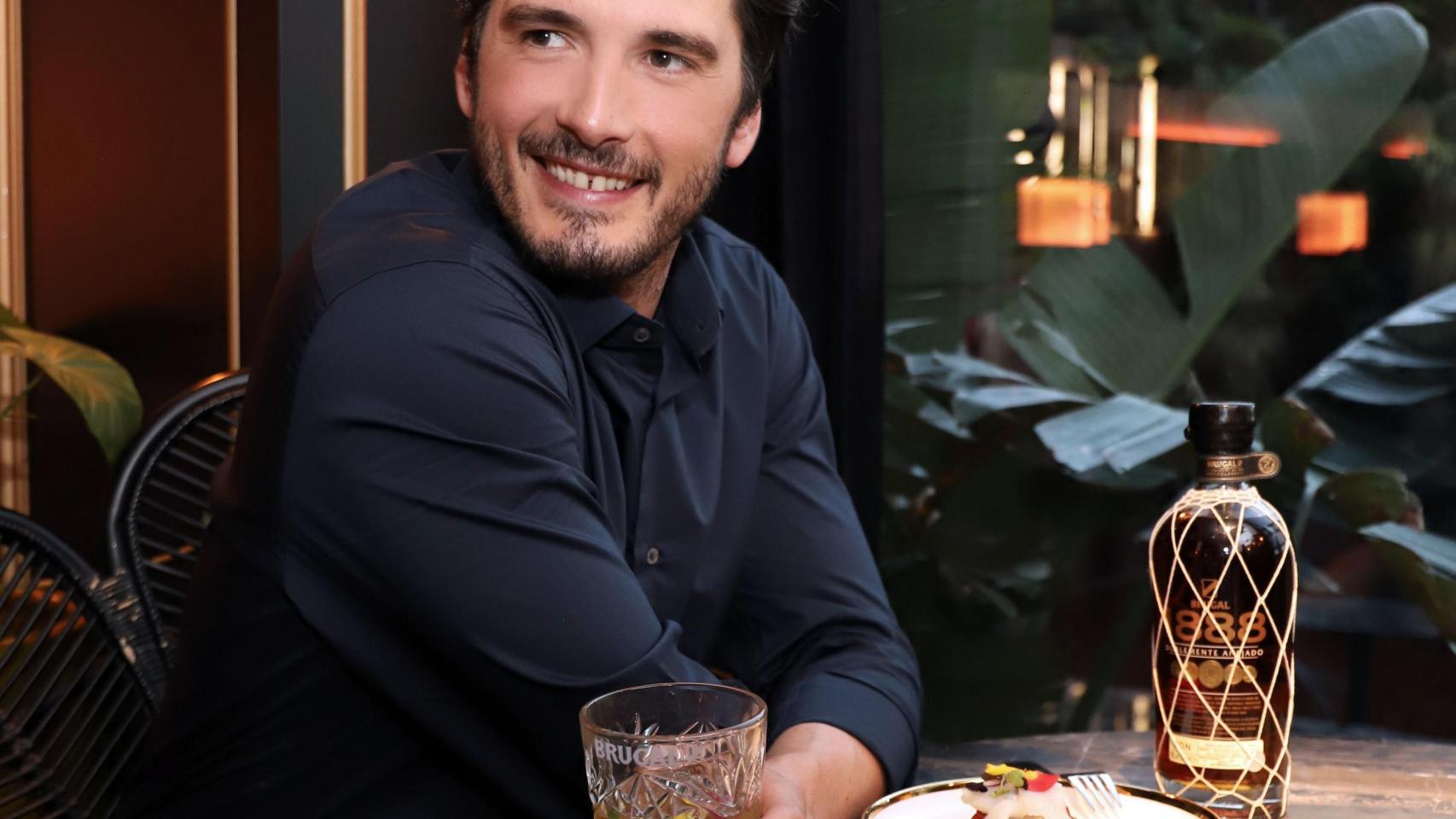 La vida actual de Yon González: de gira por España, el actor visita Valencia en una ruta gastronómica 'única'