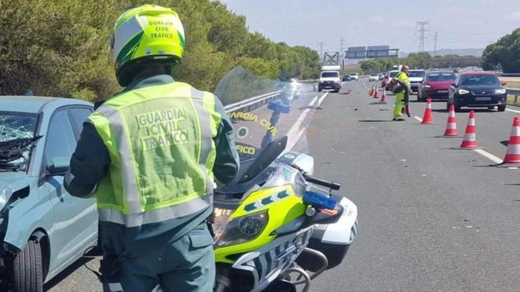 Un agente de la Guardia Civil de Tráfico.