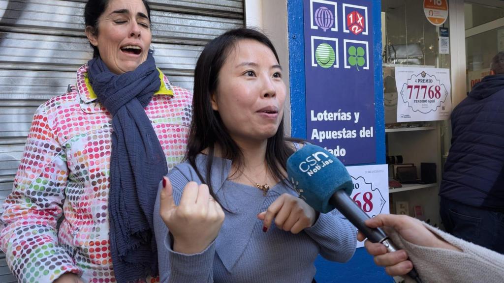 La joven premiada a la que le han regalado un décimo.