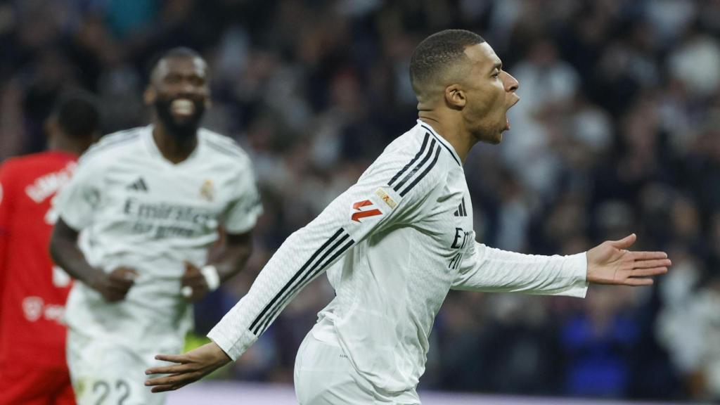 Kylian Mbappé celebra un gol contra el Sevilla