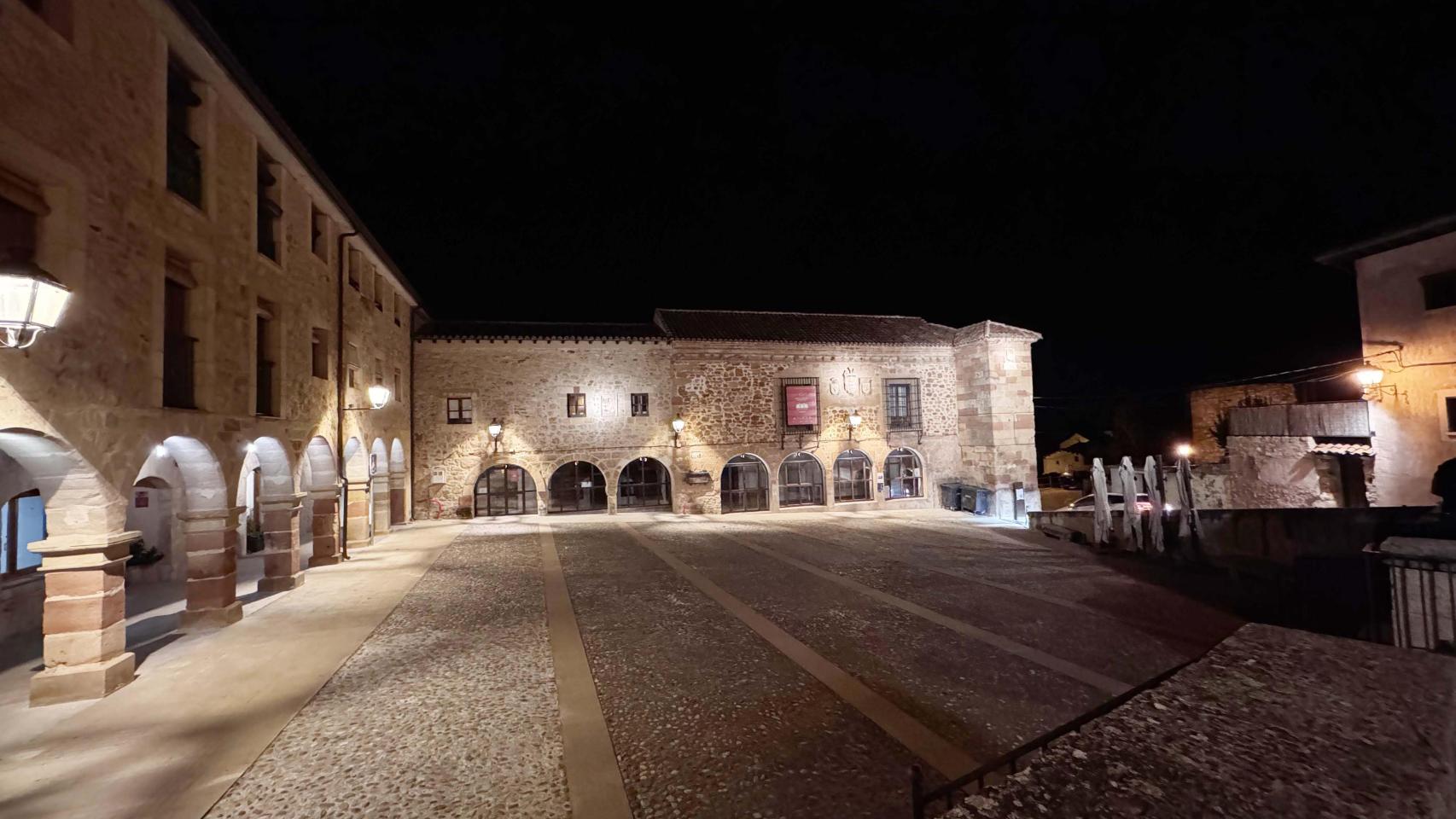 La Plazuela de la Cárcel, en Sigüenza, con el pavimento completamente renovado.