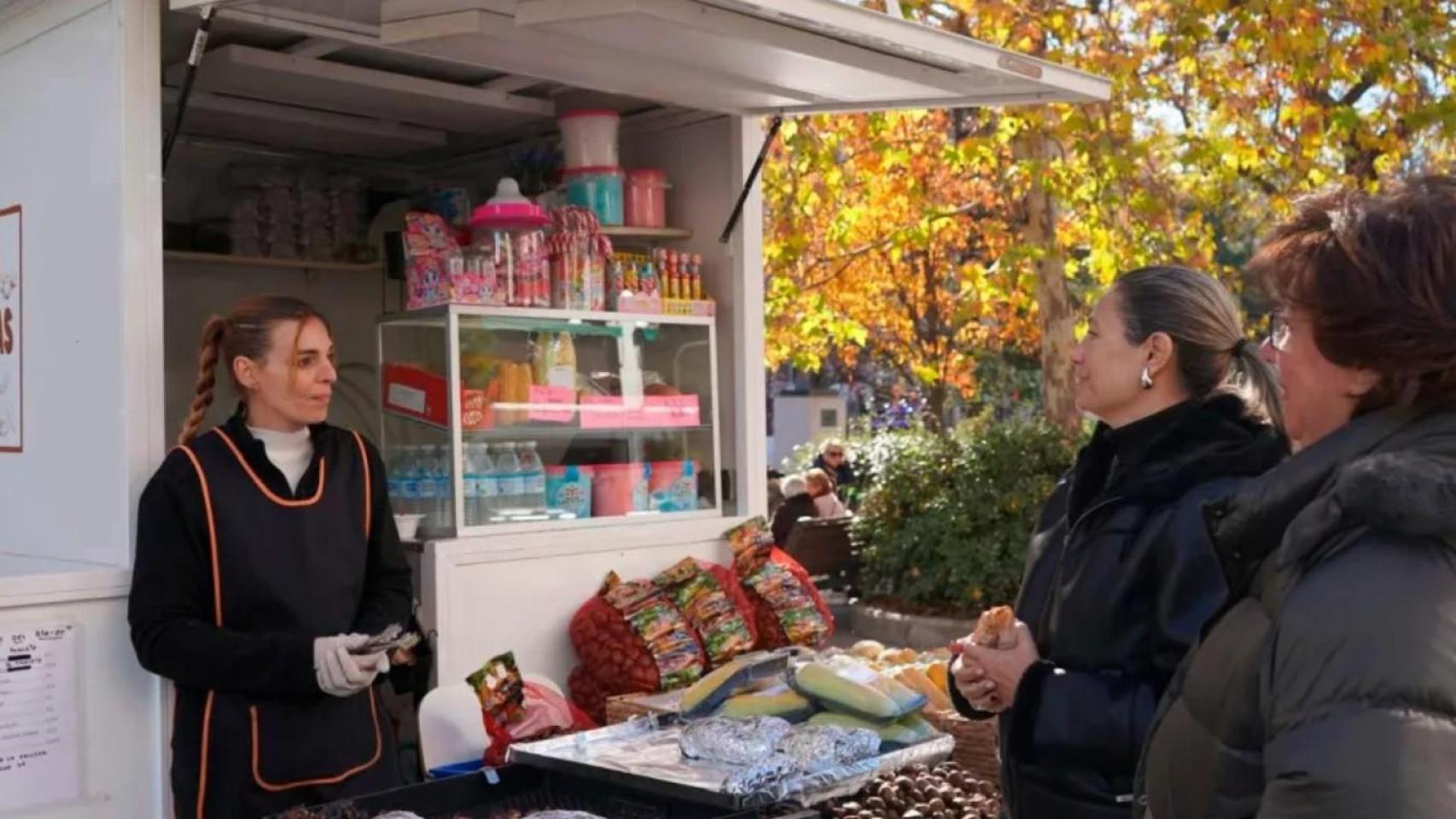 Uno de los tradicionales puestos de castañas de Madrid