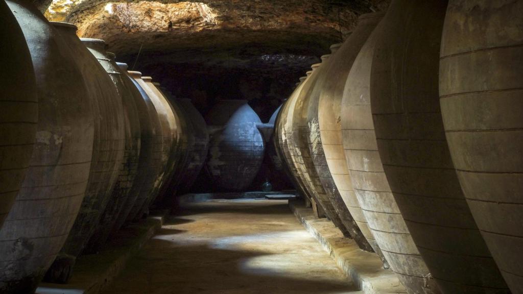 Imagen de una de las cuevas bodega que se usaron en el pasado para almacenar vino y todavía se conservan en Tomelloso.