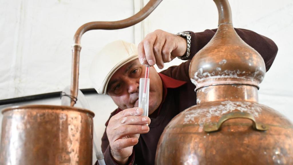 Uno de los participantes en el concurso de Aguardiente de Jubrique.