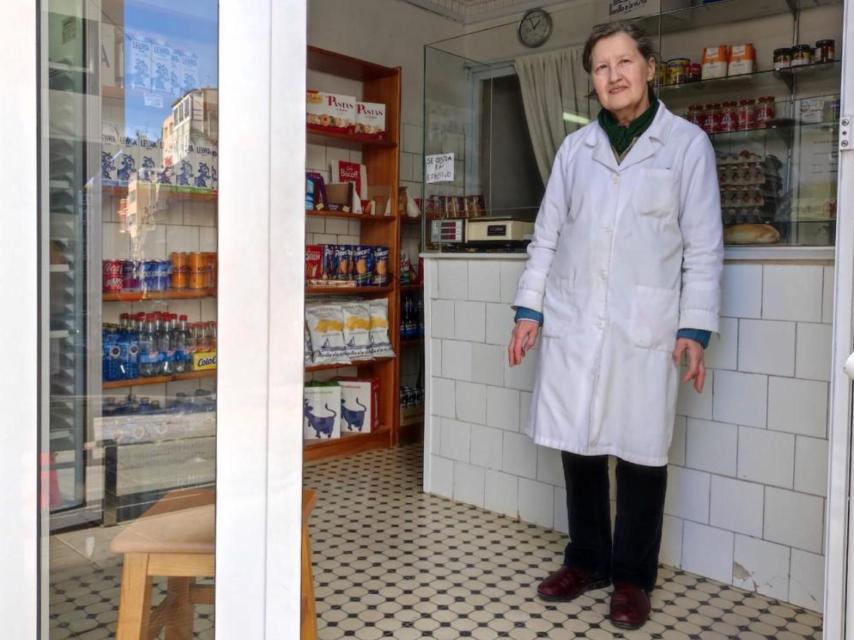 Teresa Seoane, en el interior de La Montañesa, en el barrio del Ensanche.