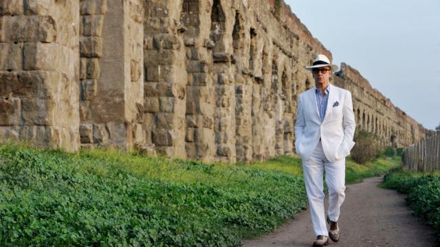 Toni Servillo pasea por Roma en 'La gran belleza', la película de Paolo Sorrentino.