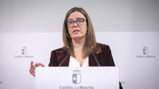 Esther Padilla, consejera portavoz del Gobierno de Castilla-La Mancha, este lunes en rueda de prensa.