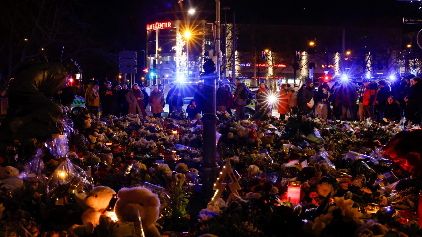 Memorial en Magdeburgo por las víctimas del atropello masivo en el mercadillo navideño