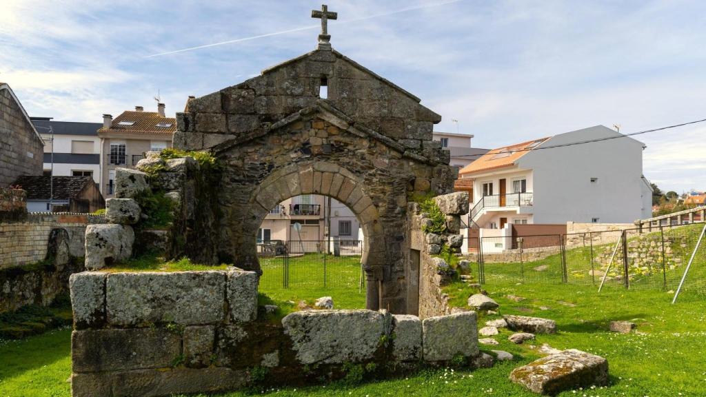 Arco visigótico de herradura en Panxón