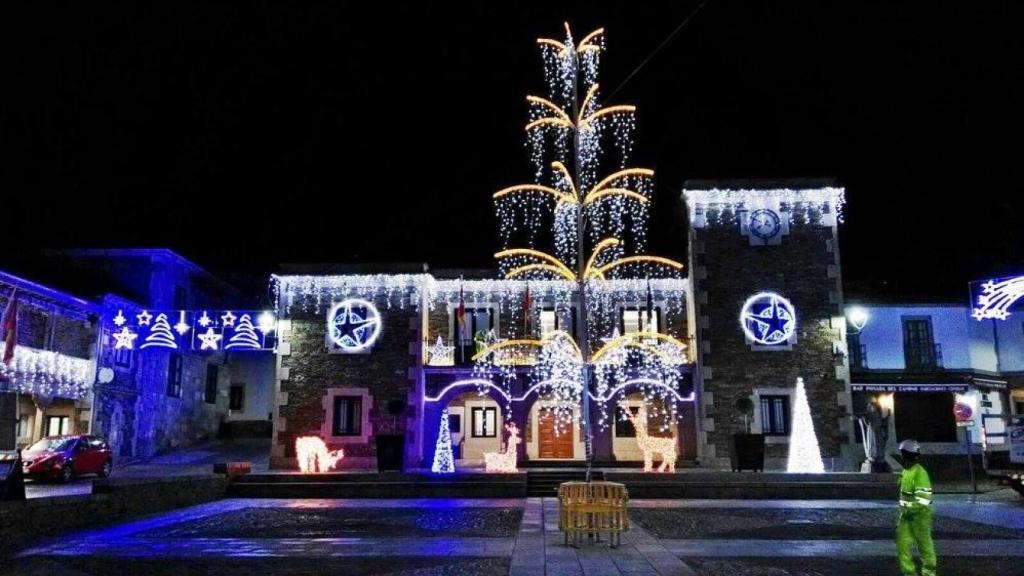 Iluminación artística de navidad en Portomarín