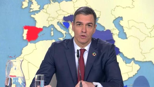 Pedro Sánchez este martes durante su mensaje de Navidad a las tropas españolas en el exterior.