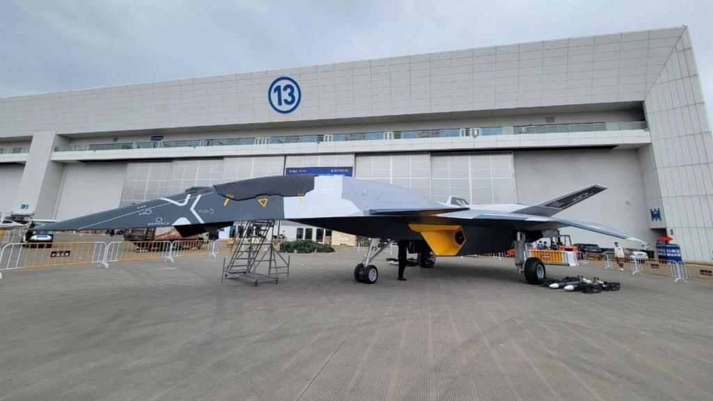 Prototipo del Emperador Blanco o Baidu en el AirShow de China.