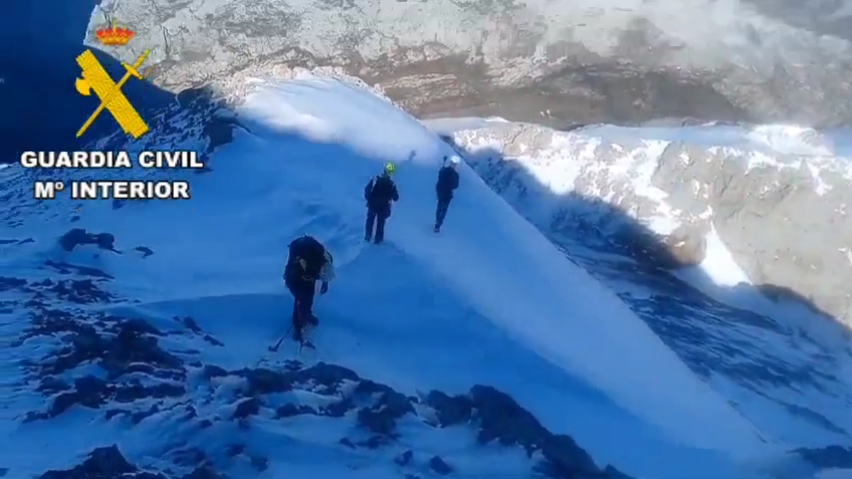 VÍDEO | Localizado con vida el montañero leonés desaparecido en Picos de Europa