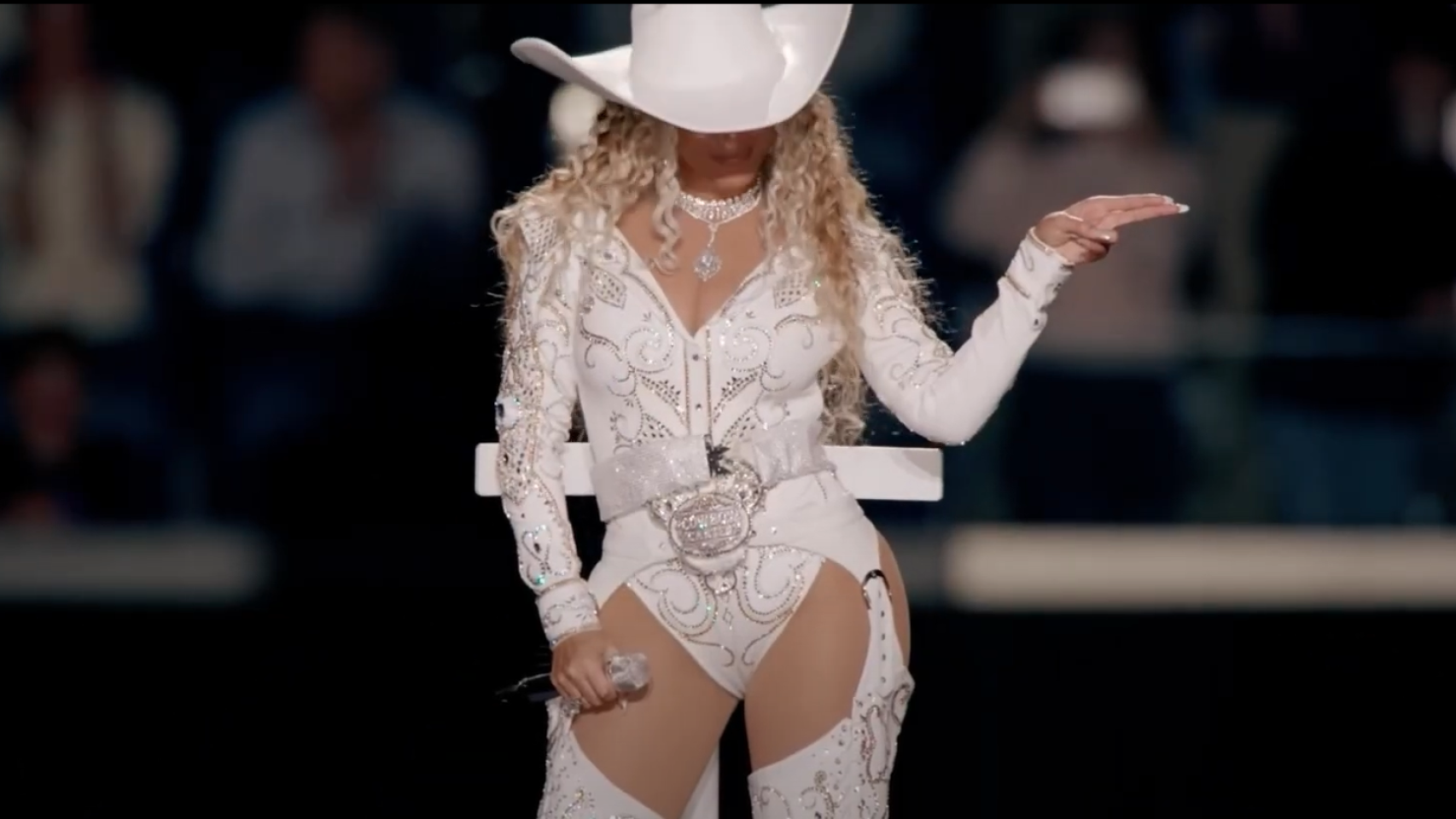 Beyoncé, actuando en el partido de Netflix de la NFL en Navidad