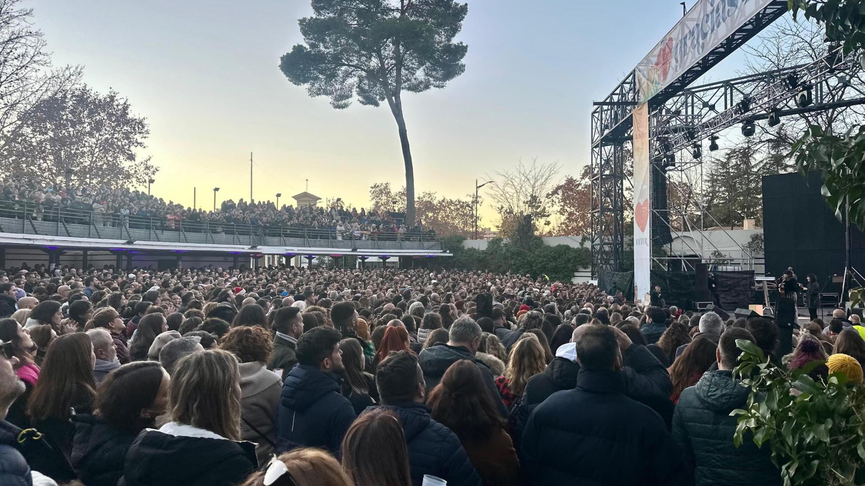 Miles de personas asisten al concierto solidario 'Albacete X Letur'