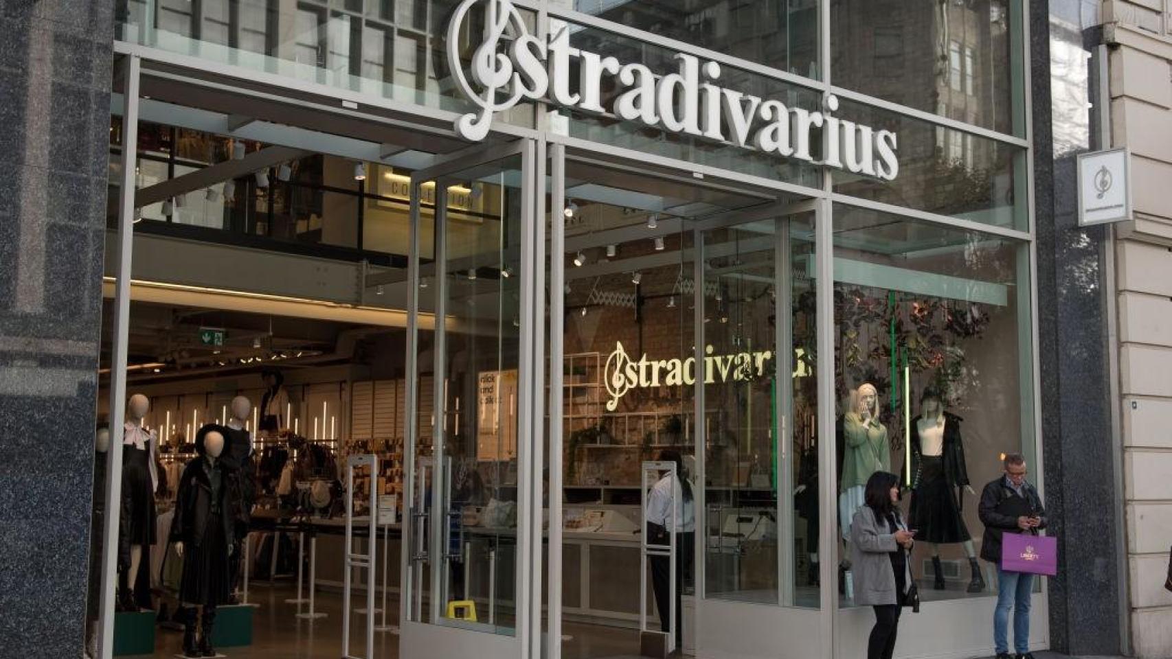 Fachada Stradivarius.