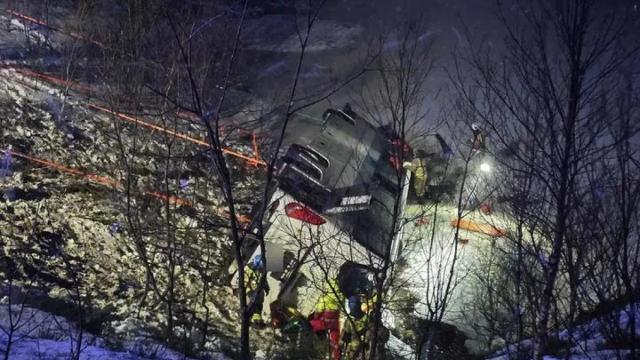 Un autobús cae a un lago en Hadsel (Noruega)