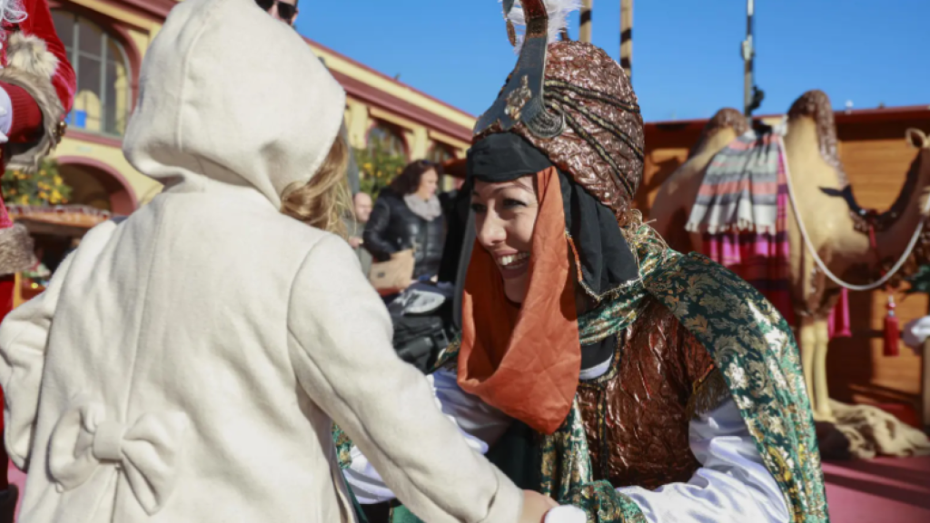 Una integrante de la cabalgata de los Reyes Magos.