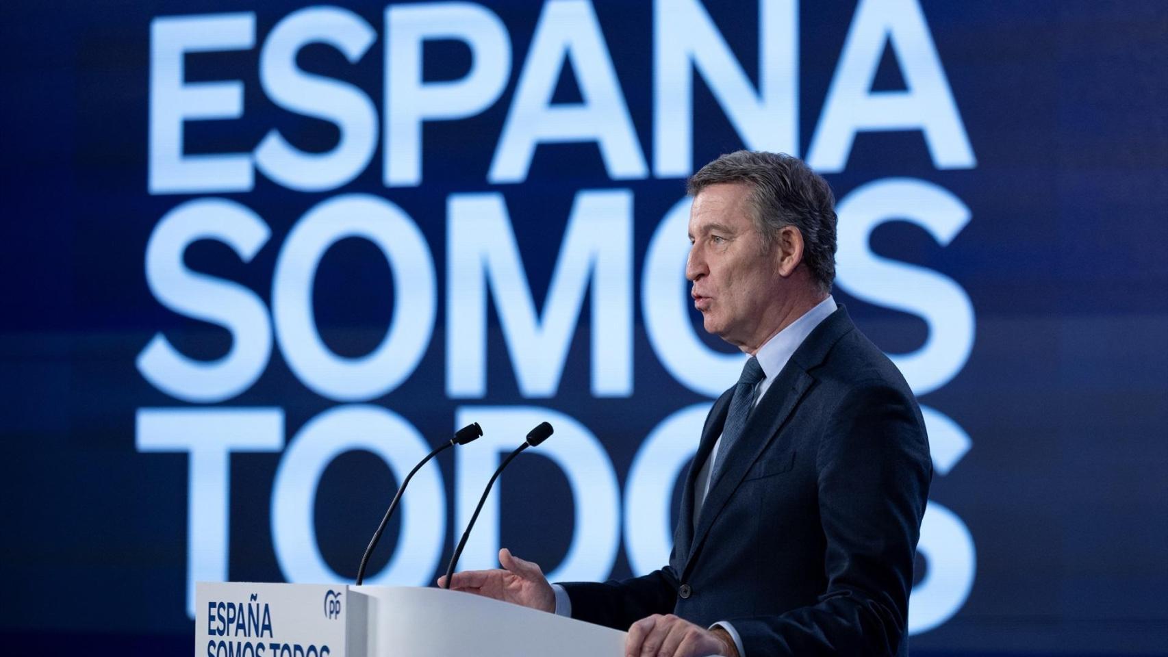 El presidente del Partido Popular, Alberto Núñez Feijóo, durante la rueda de prensa de este viernes.