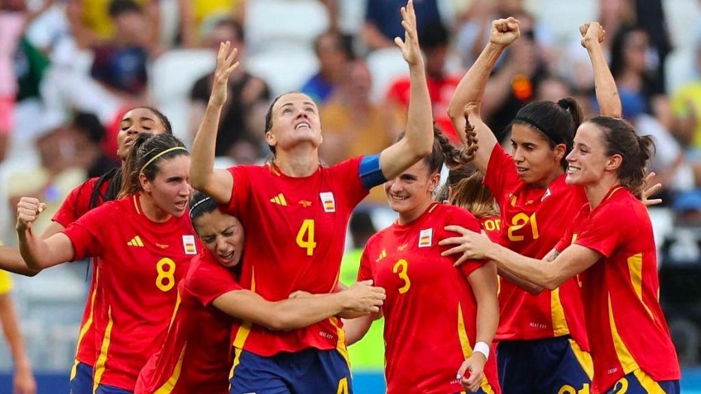 Las jugadoras de la Selección celebran el pase a semifinales en los Juegos Olímpicos.