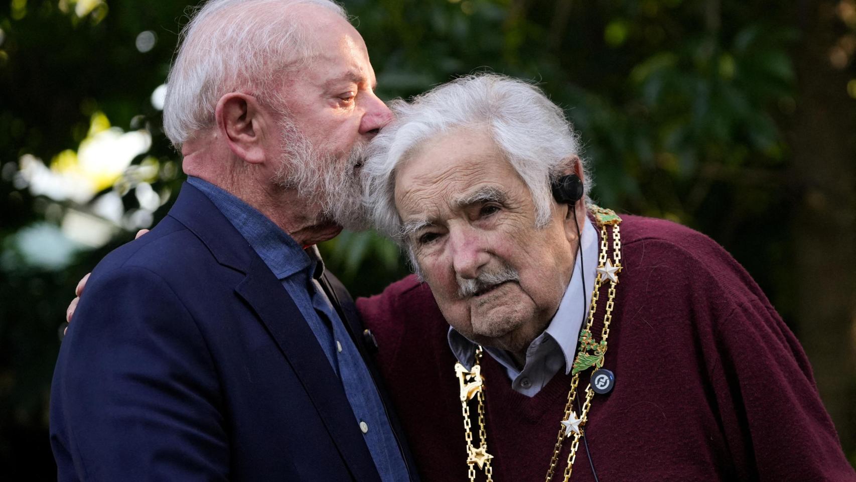 José Mujica el pasado 5 de diciembre junto a Lula da Silva en Montevideo, donde le otorgaron la Orden de la Cruz del Sur.