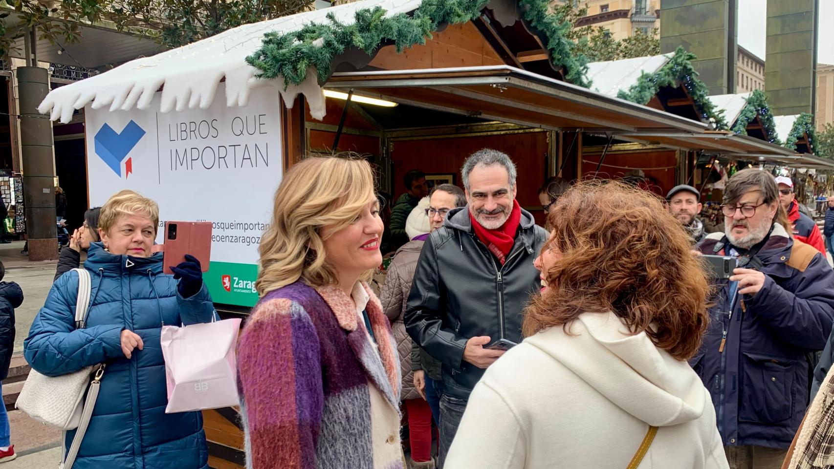 Pilar Alegría, este viernes en la plaza del Pilar de Zaragoza.