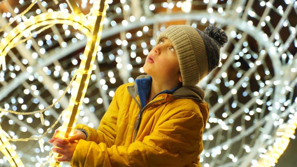 Niño en Navidad.