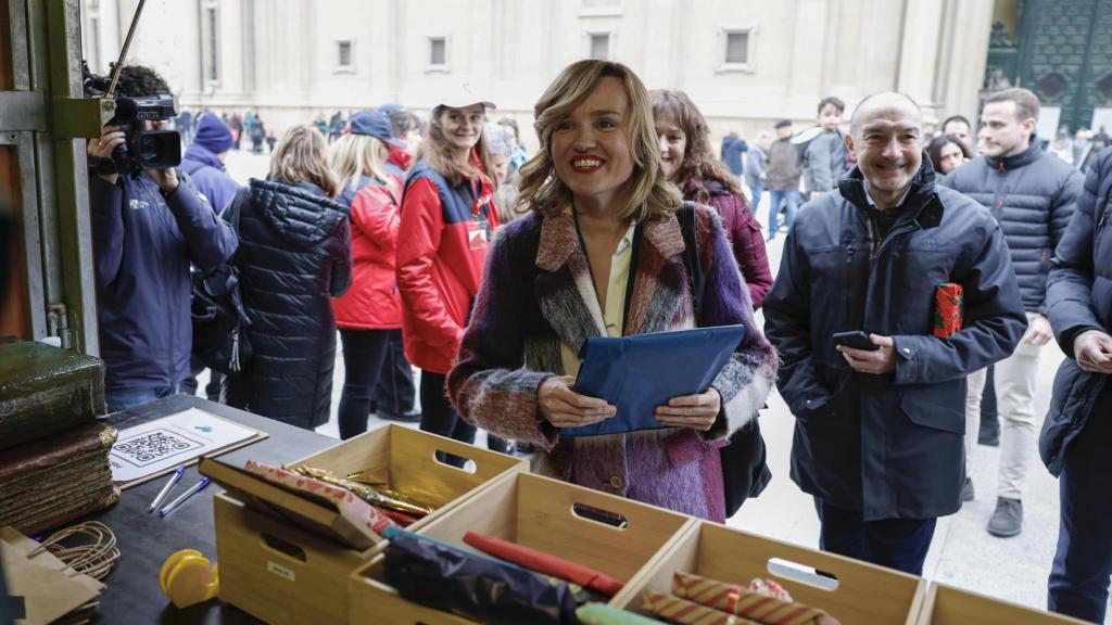 La ministra portavoz del Gobierno, Pilar Alegría, este viernes en una feria de Zaragoza.