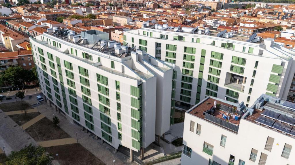 El edificio de viviendas  en régimen de alquiler asequible.