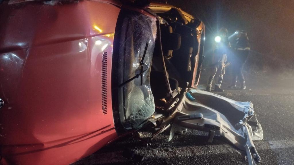 Una persona excarcelada tras volcar con su coche en Boiro (A Coruña)