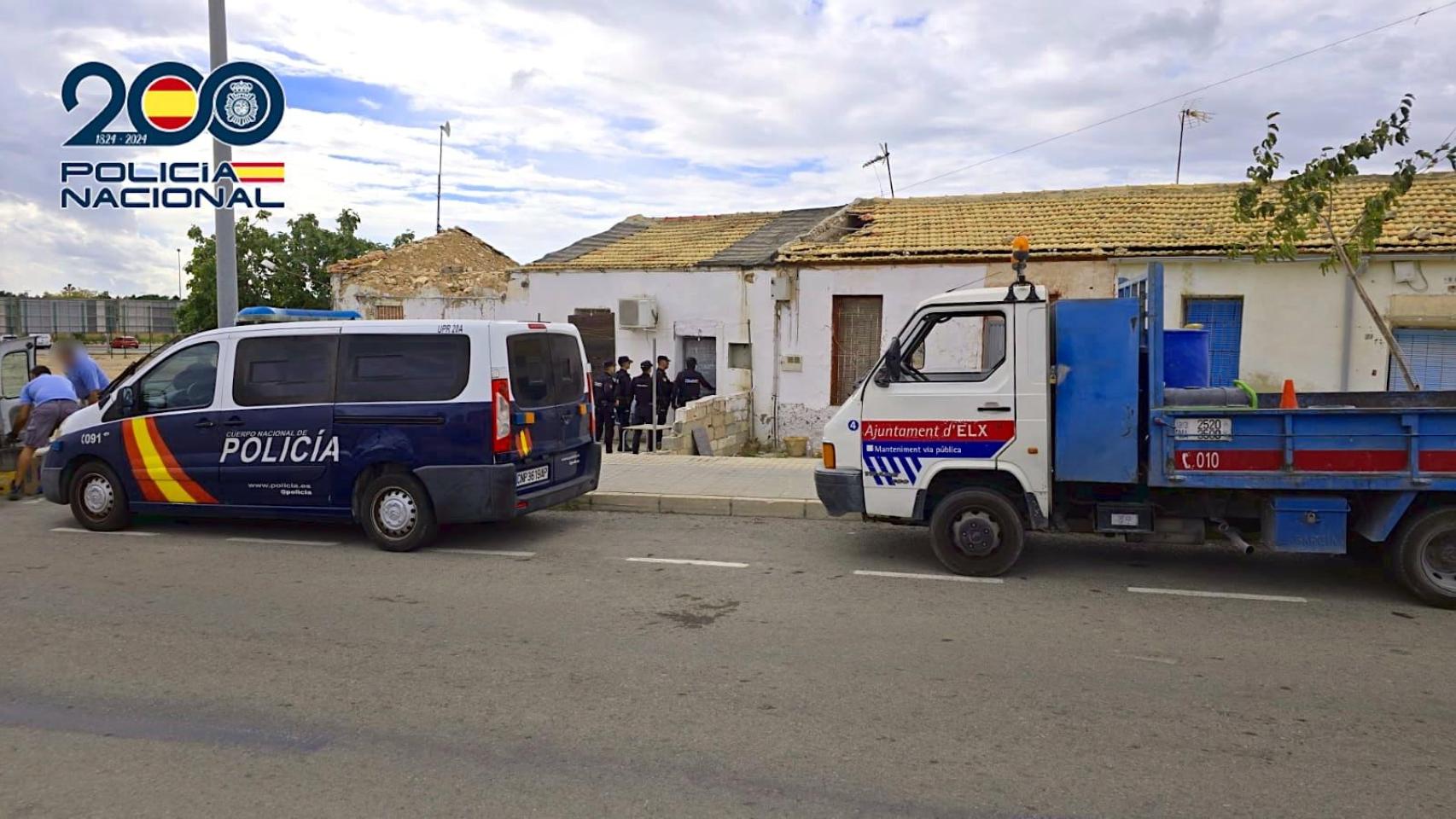 El operativo de la Policía Nacional en la zona de La Puñalá, en Elche.