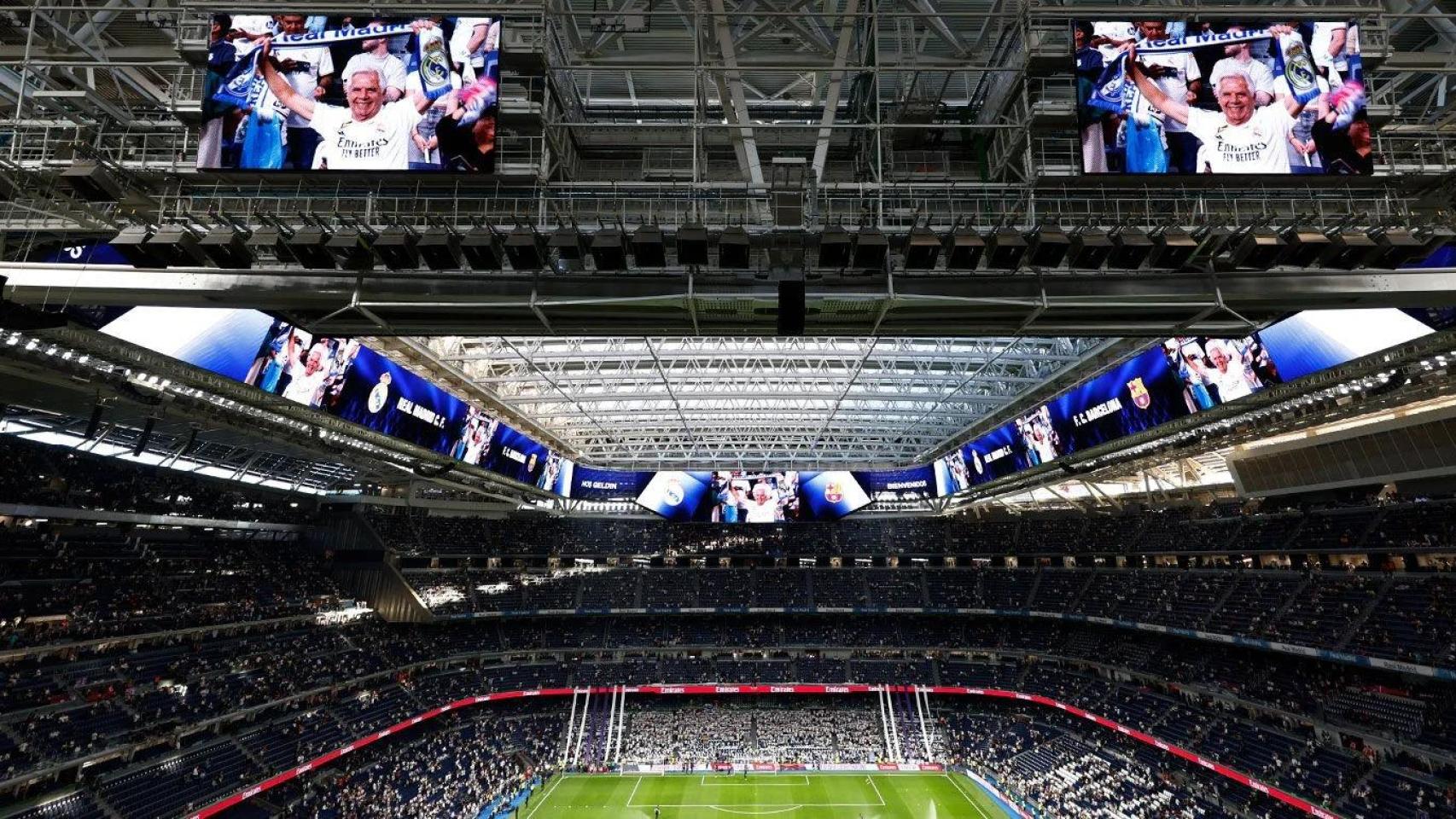 El nuevo videomarcador 360º del Estadio Bernabéu tras su reforma