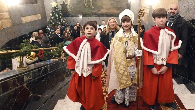 Recepción del Ayuntamiento de Burgos al Obispillo, con motivo del día de los Santos Inocentes