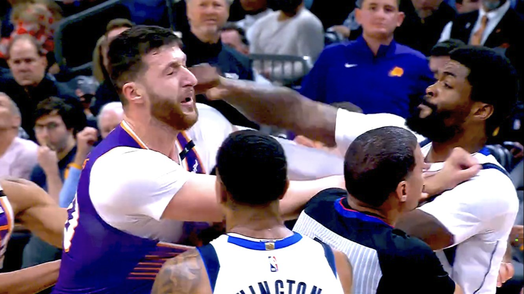 La pelea entre Jusuf Nurkic y Naji Marshall en un partido de la NBA