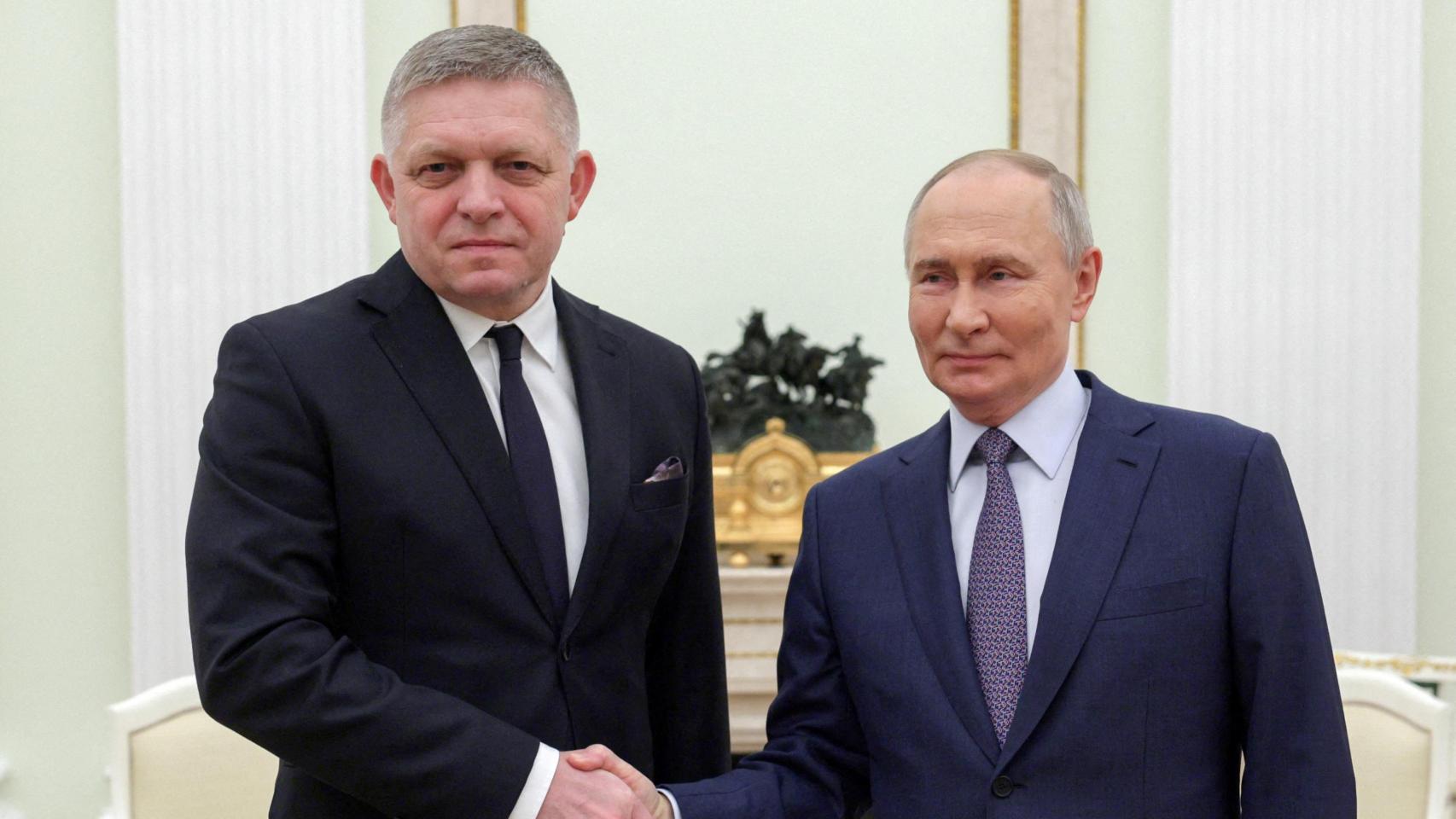 El presidente ruso, Putin, se reúne en Moscú con el primer ministro eslovaco, Fico.